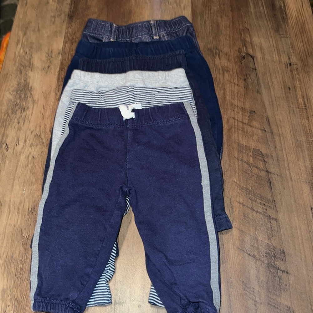 Bundle of Carter's cotton pants size 6 months